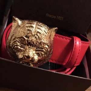 Gucci Tiger head belt